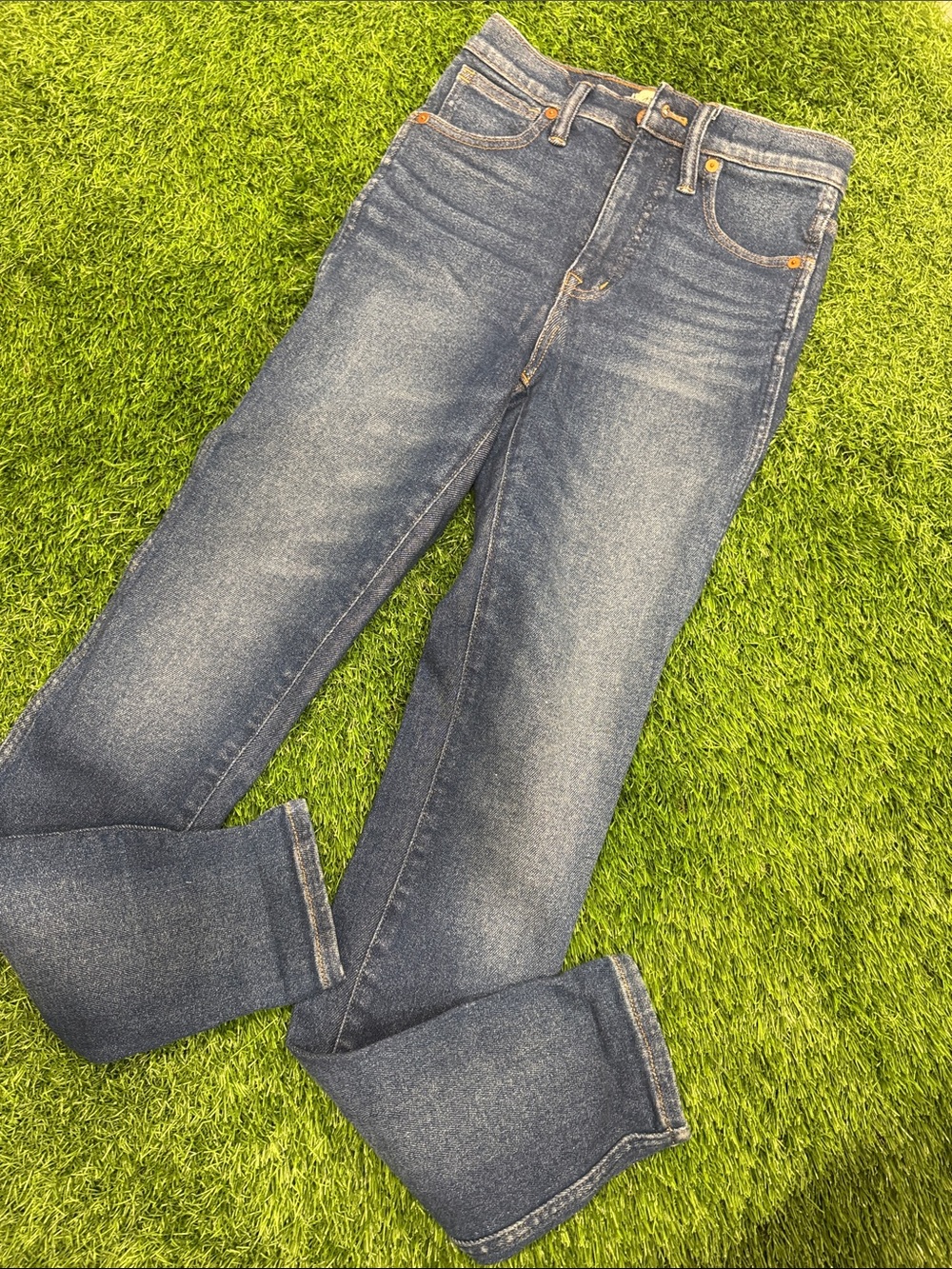 Classic Women's Dark Blue Stretch & Skinny Jeans
